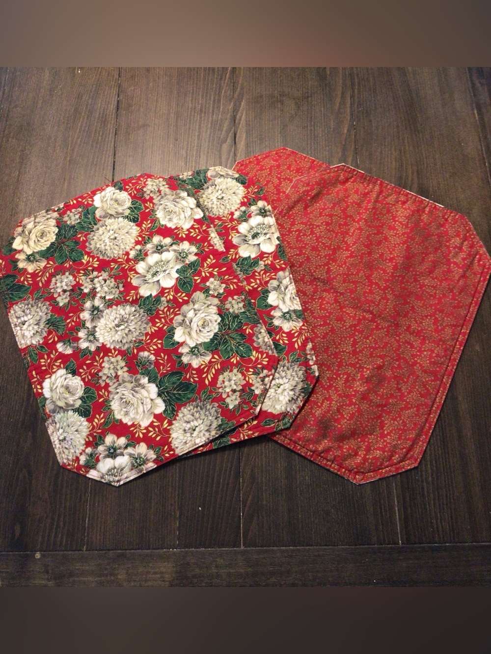 Vintage Reversible Quilted Christmas Floral Octagonal Placemats Set of 4.